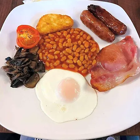 Hotel The King's Head 3*